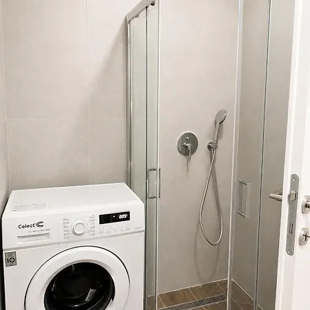 Apartment Big Cozy With Kitchen Near Ladadika